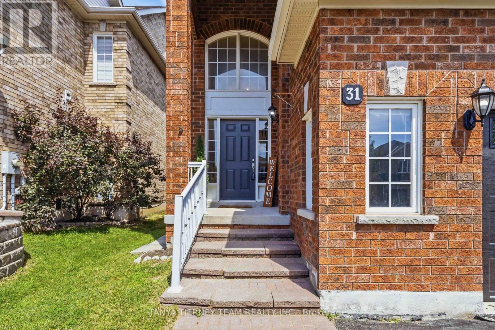 31 Chatterson Street, Whitby, Ontario  L1R 0B3 - Photo 5 - E13568906