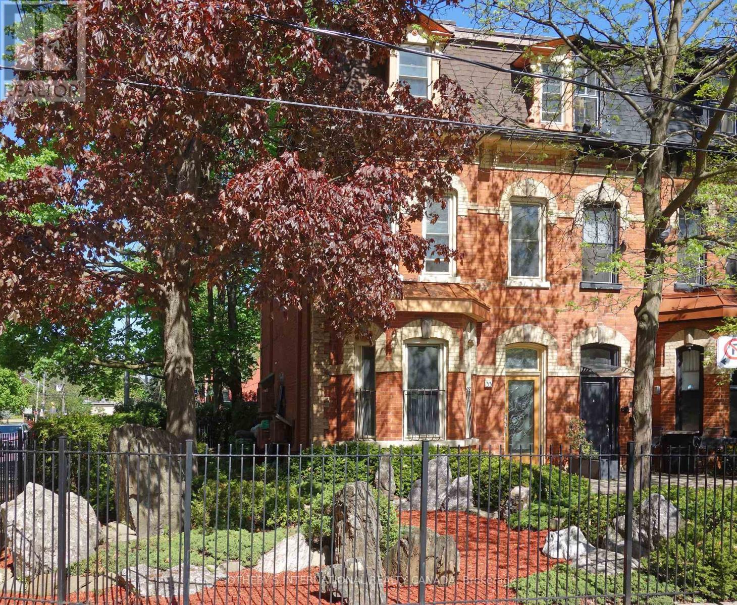 33 ROSE AVENUE, Toronto, Ontario