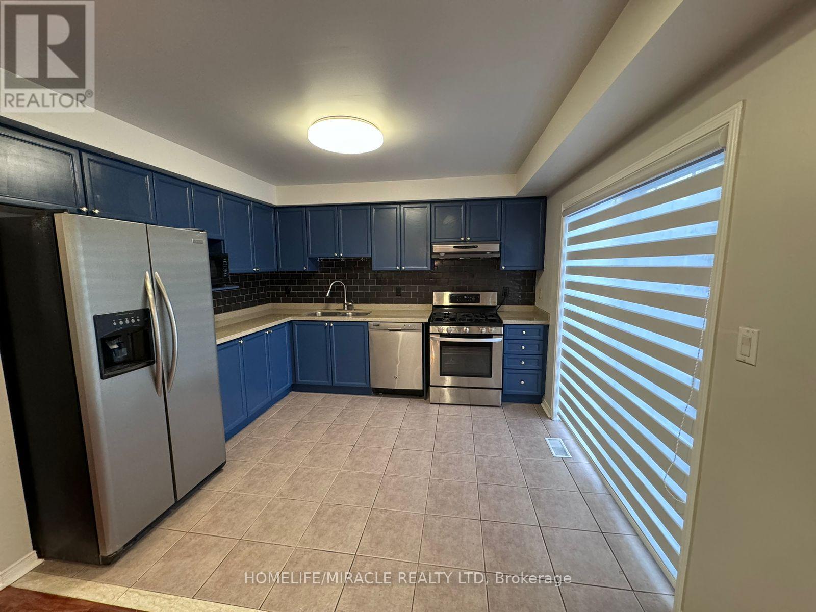24 Settler's Court, Whitby, Ontario  L1M 2L3 - Photo 17 - E13546246