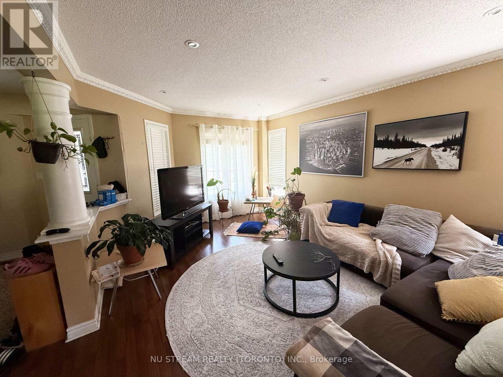 1081 Blueheron Boulevard, Mississauga, Ontario  L5V 2J7 - Photo 4 - W13568742