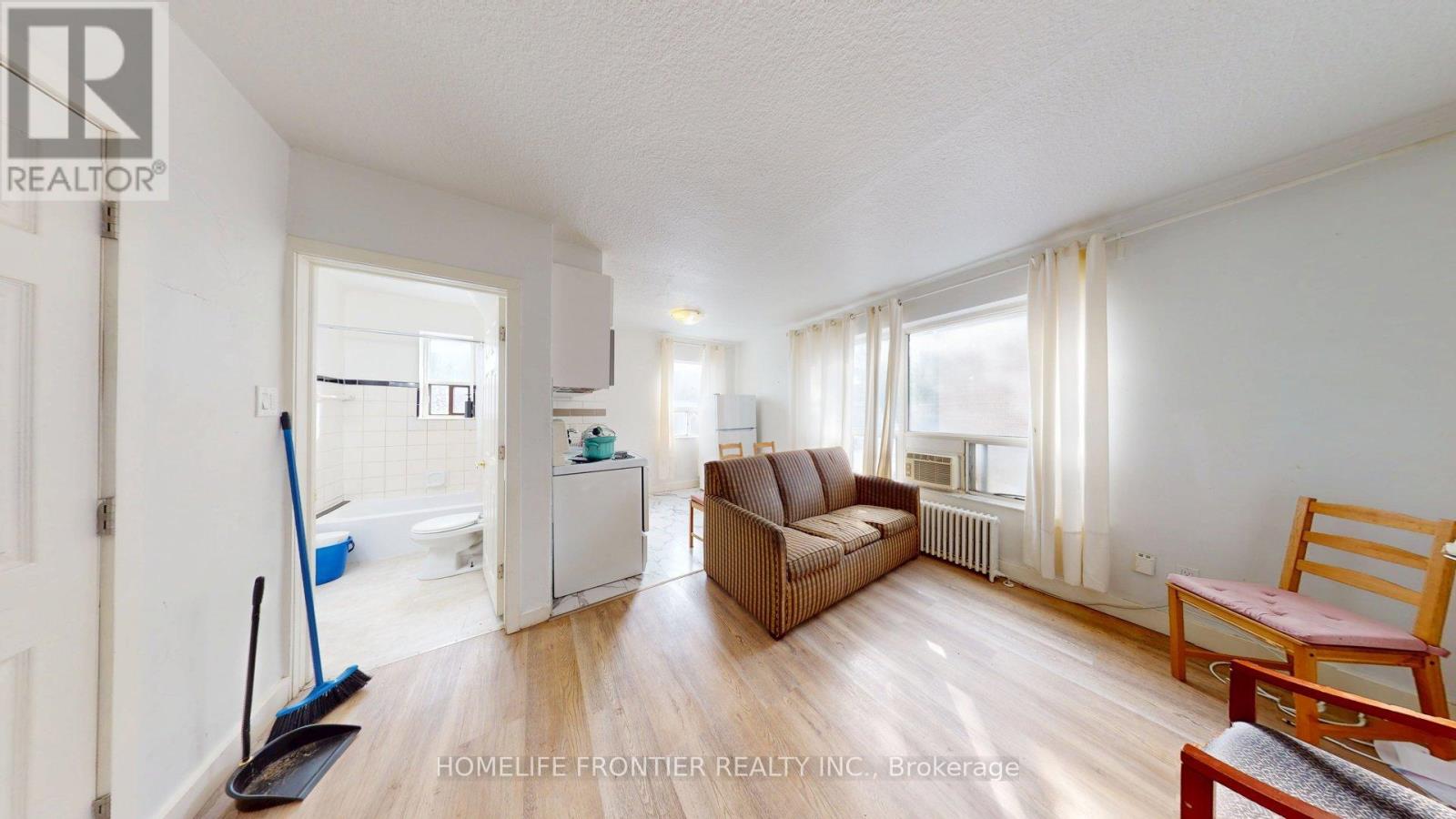 4 - 1110 WESTON ROAD, Toronto, Ontario