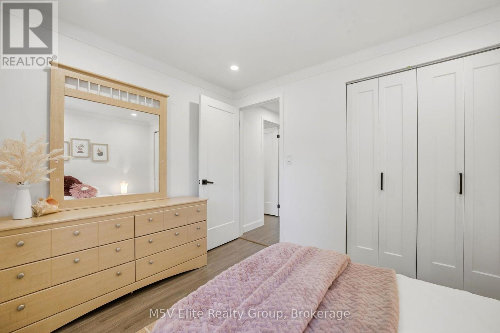 1171 Gripsholm Road, Mississauga, Ontario  L4Y 2G8 - Photo 21 - W13568844