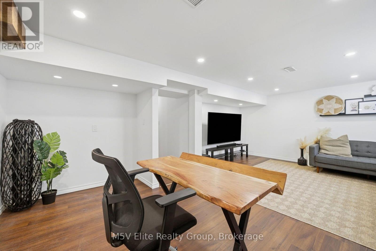 1171 Gripsholm Road, Mississauga, Ontario  L4Y 2G8 - Photo 27 - W13568844