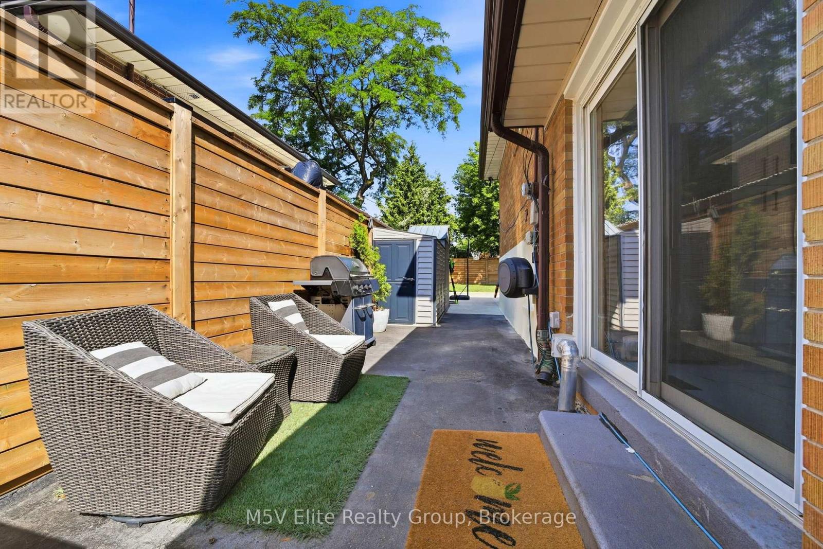 1171 Gripsholm Road, Mississauga, Ontario  L4Y 2G8 - Photo 37 - W13568844