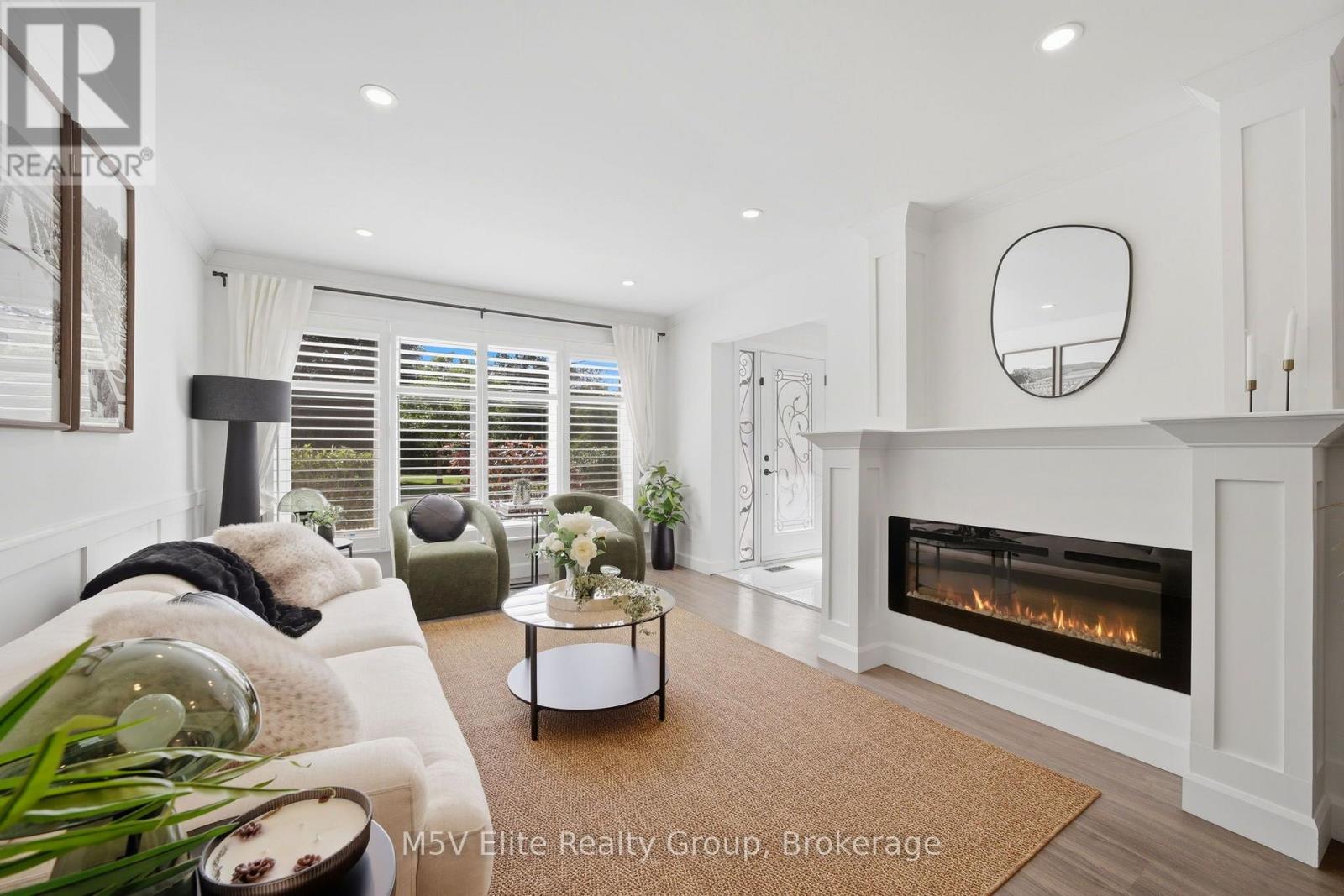 1171 Gripsholm Road, Mississauga, Ontario  L4Y 2G8 - Photo 6 - W13568844