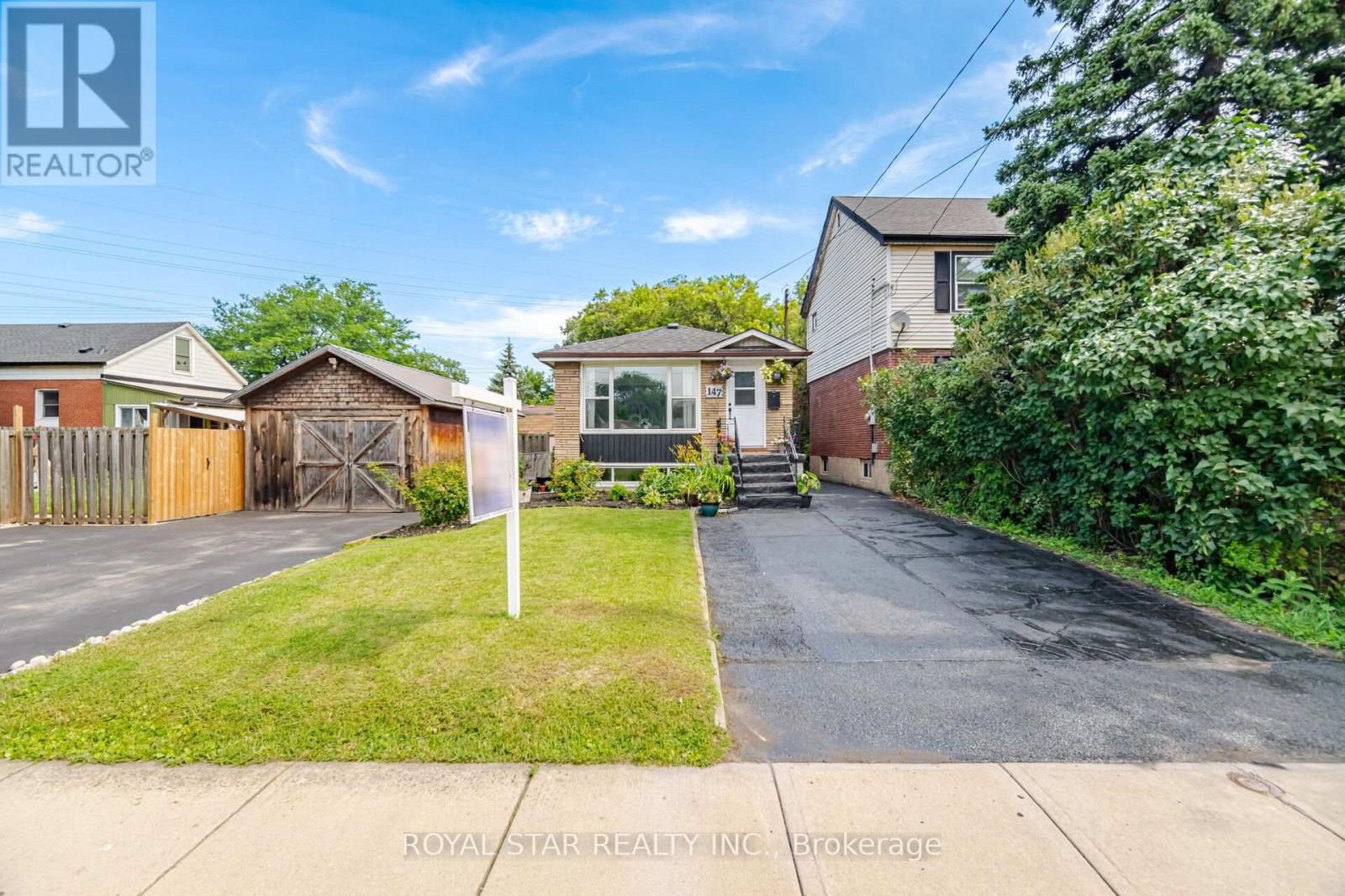 147 Grace Avenue, Hamilton, Ontario  L8H 3W9 - Photo 2 - X13568748
