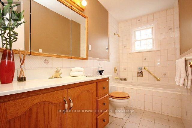 209 Knox Crescent, Ottawa, Ontario  K1G 0K6 - Photo 12 - X13569020