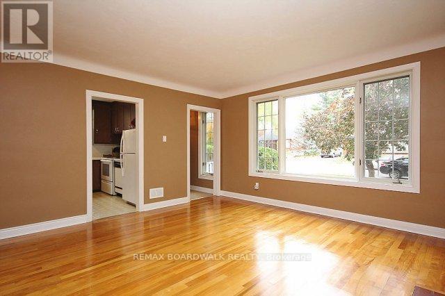 209 Knox Crescent, Ottawa, Ontario  K1G 0K6 - Photo 3 - X13569020