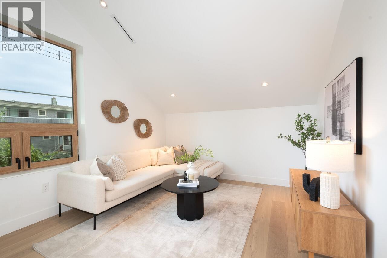 3122 W 11th Avenue, Vancouver, British Columbia  V6K 2M7 - Photo 3 - R3146726