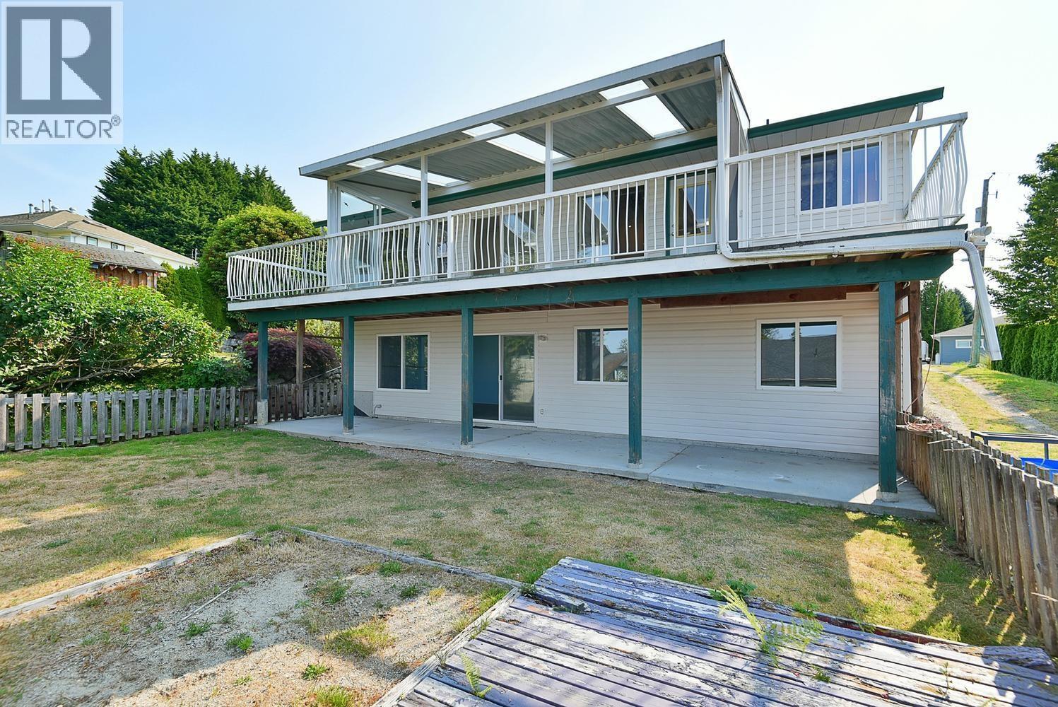 4871 BLUEBERRY PLACE, Sechelt, British Columbia