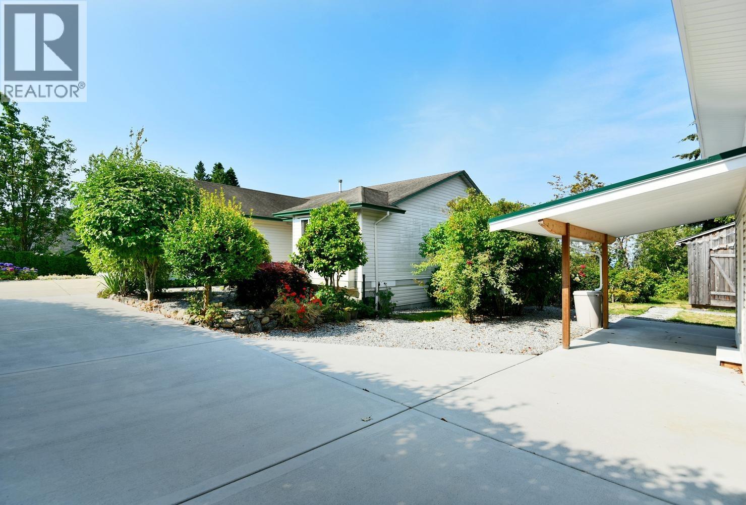 4871 Blueberry Place, Sechelt, British Columbia  V7Z 0G2 - Photo 3 - R3146759