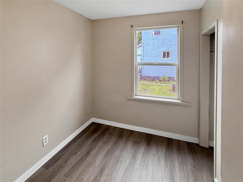 428 11th Street, Brandon, Manitoba  R7A 4K1 - Photo 6 - 202616699