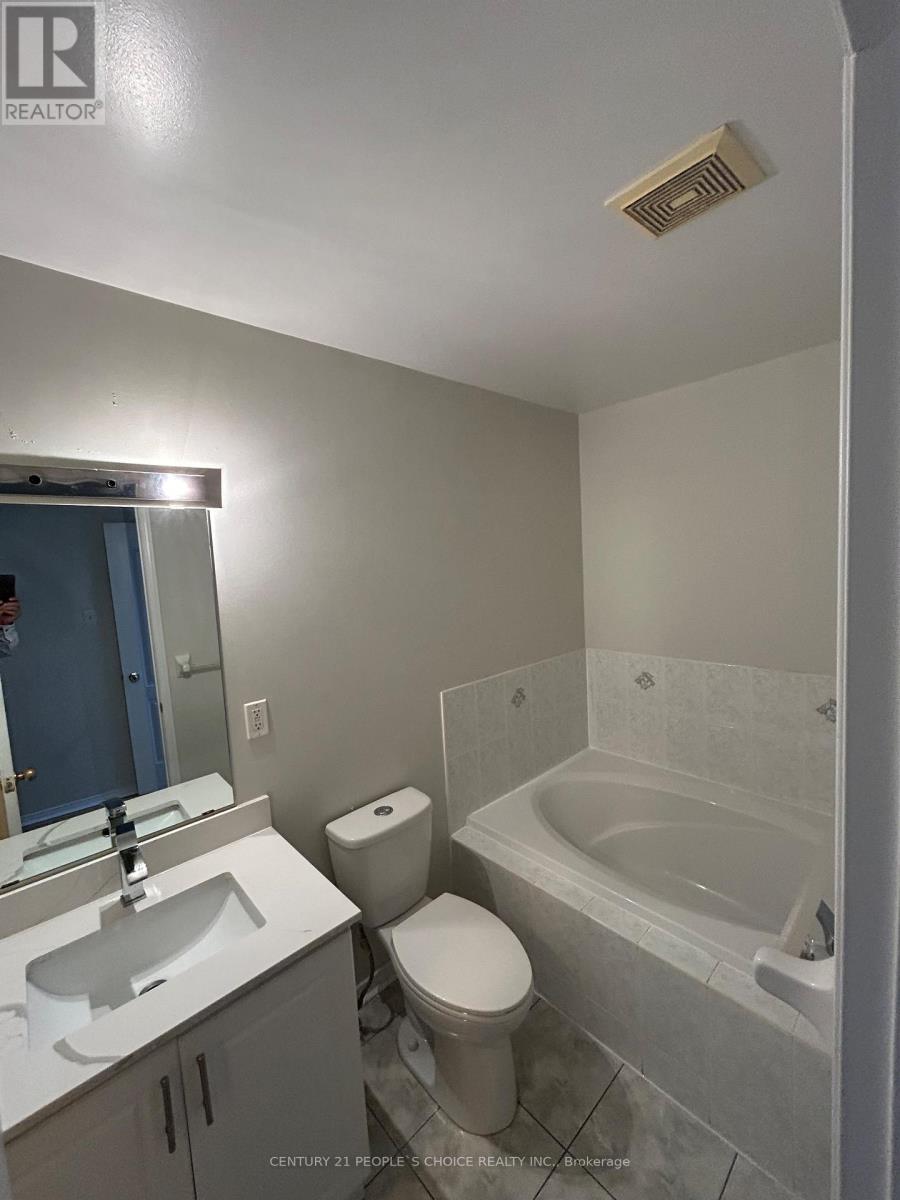 52 Treasure Drive, Brampton, Ontario  L7A 3L1 - Photo 10 - W13568628