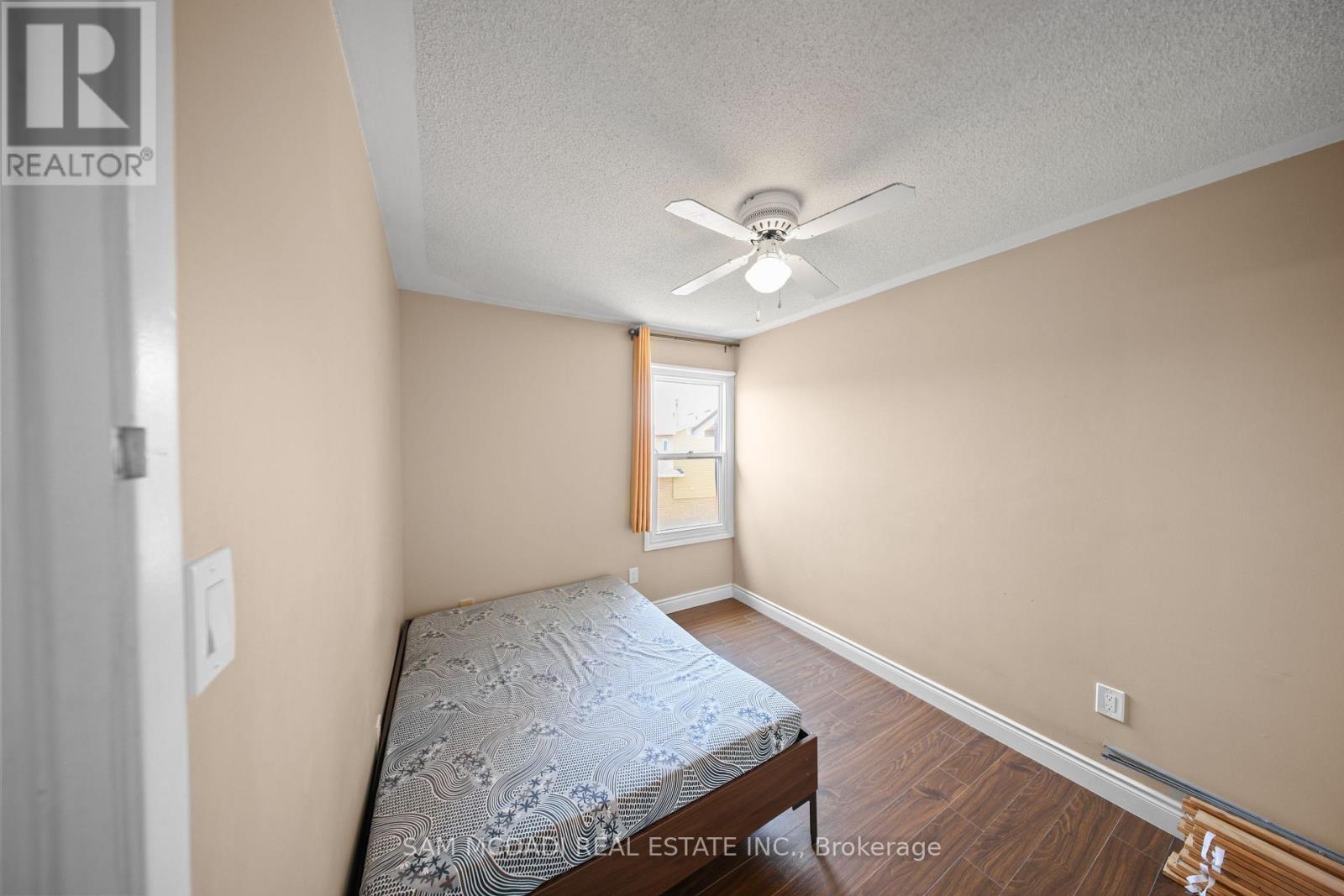 3949 Teakwood Drive, Mississauga, Ontario  L5C 3L2 - Photo 11 - W13569032