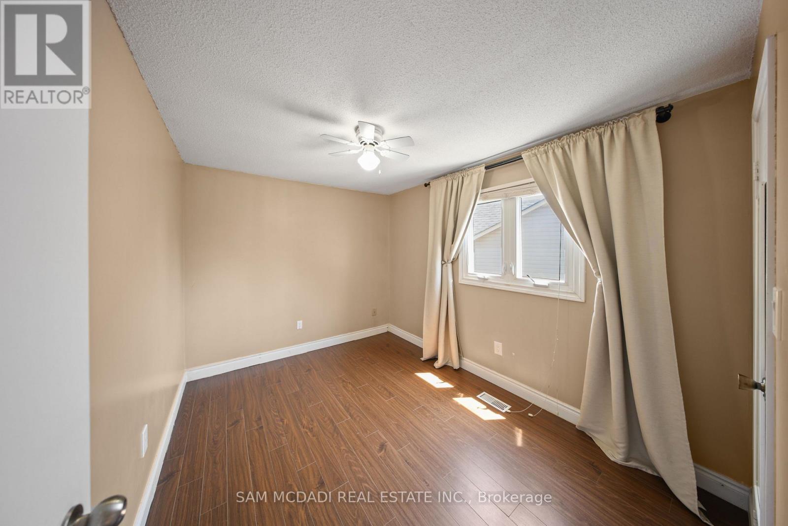 3949 Teakwood Drive, Mississauga, Ontario  L5C 3L2 - Photo 13 - W13569032