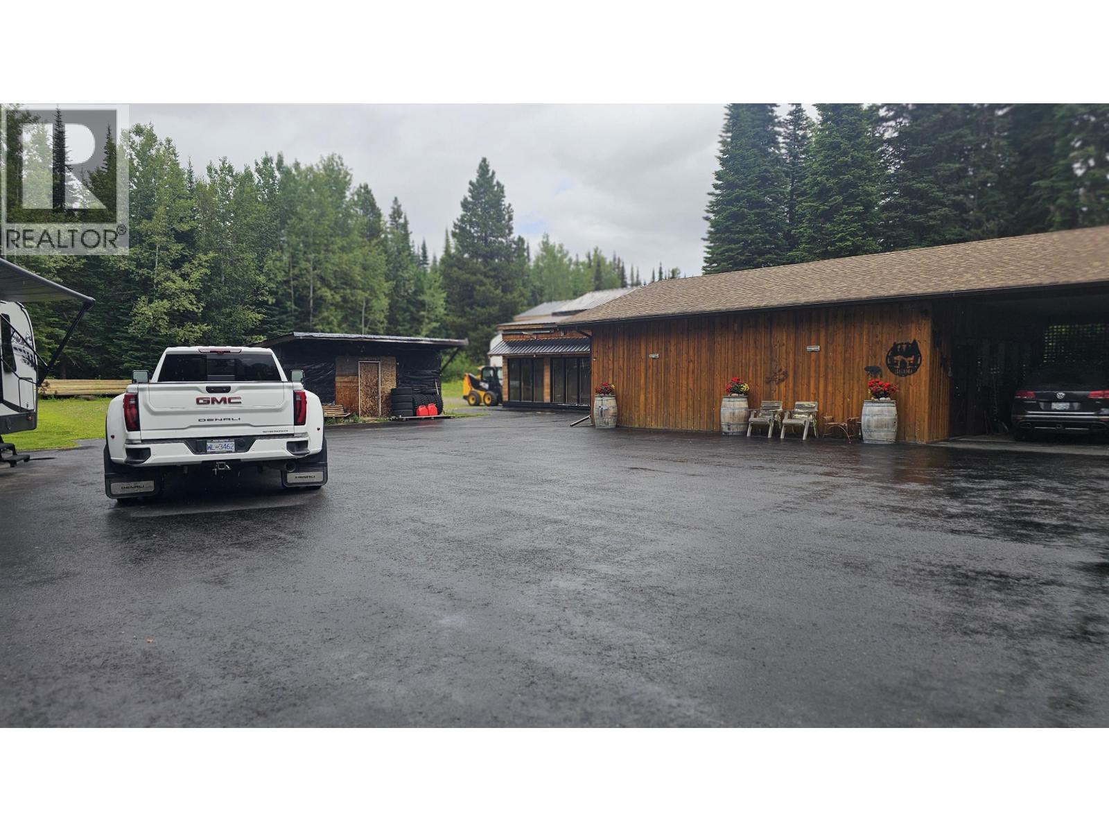 8600 SOLITUDE ROAD — photo 11