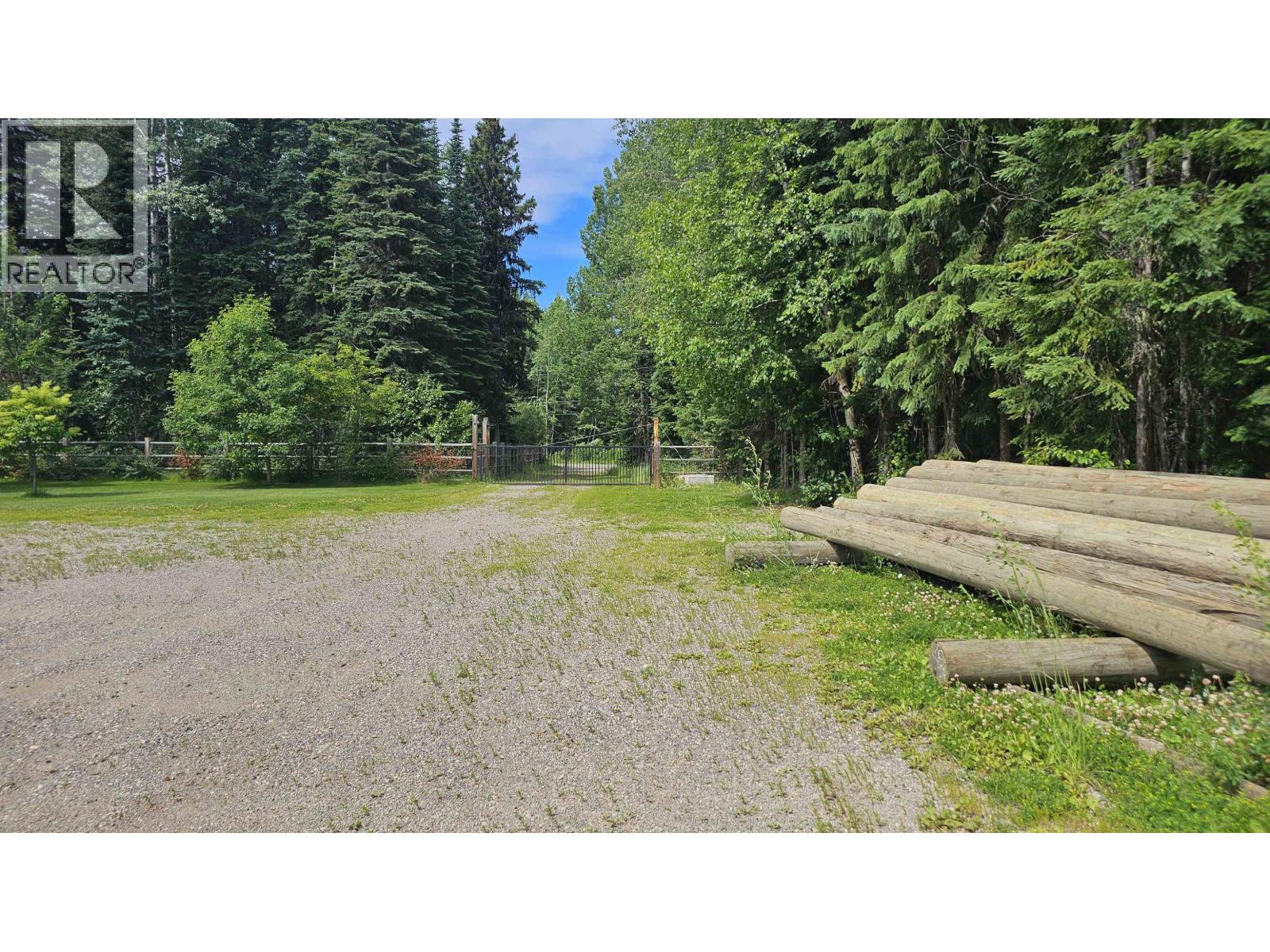 8600 SOLITUDE ROAD — photo 26