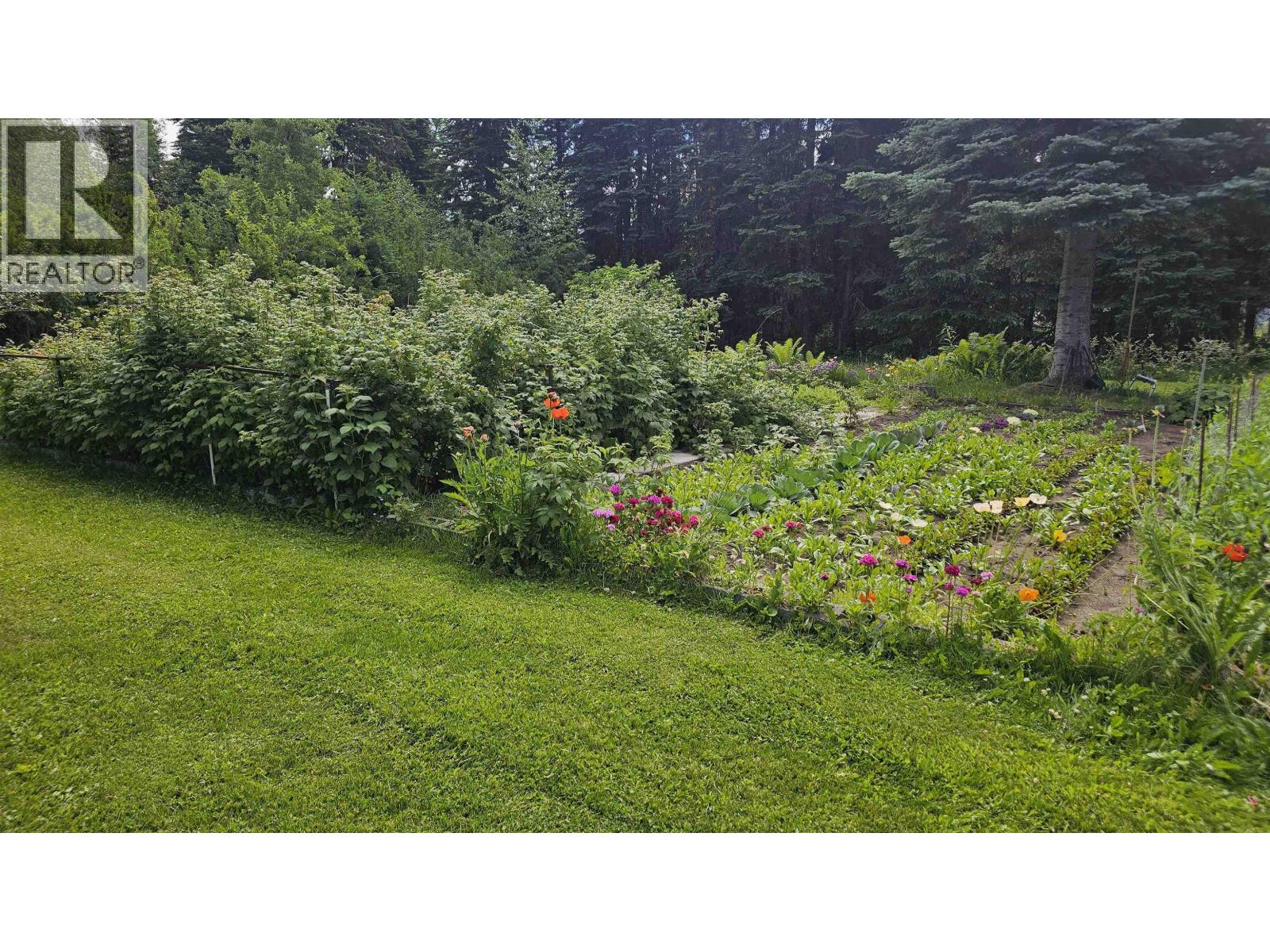8600 SOLITUDE ROAD — photo 36