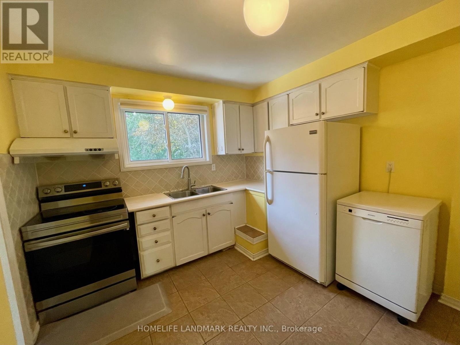 23 Beethoven Court, Toronto, Ontario  M2H 1W1 - Photo 8 - C13569072