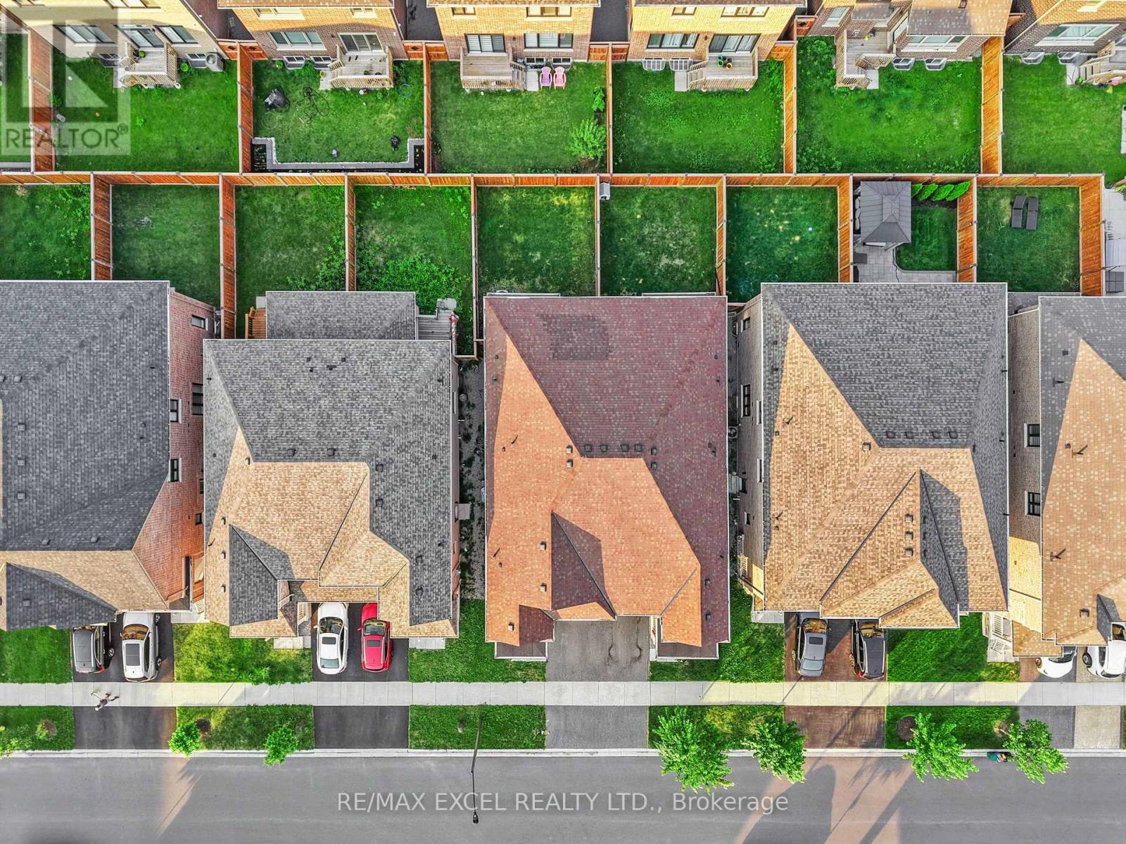 37 Macpherson Street, Whitby, Ontario  L1P 0N5 - Photo 2 - E13569190