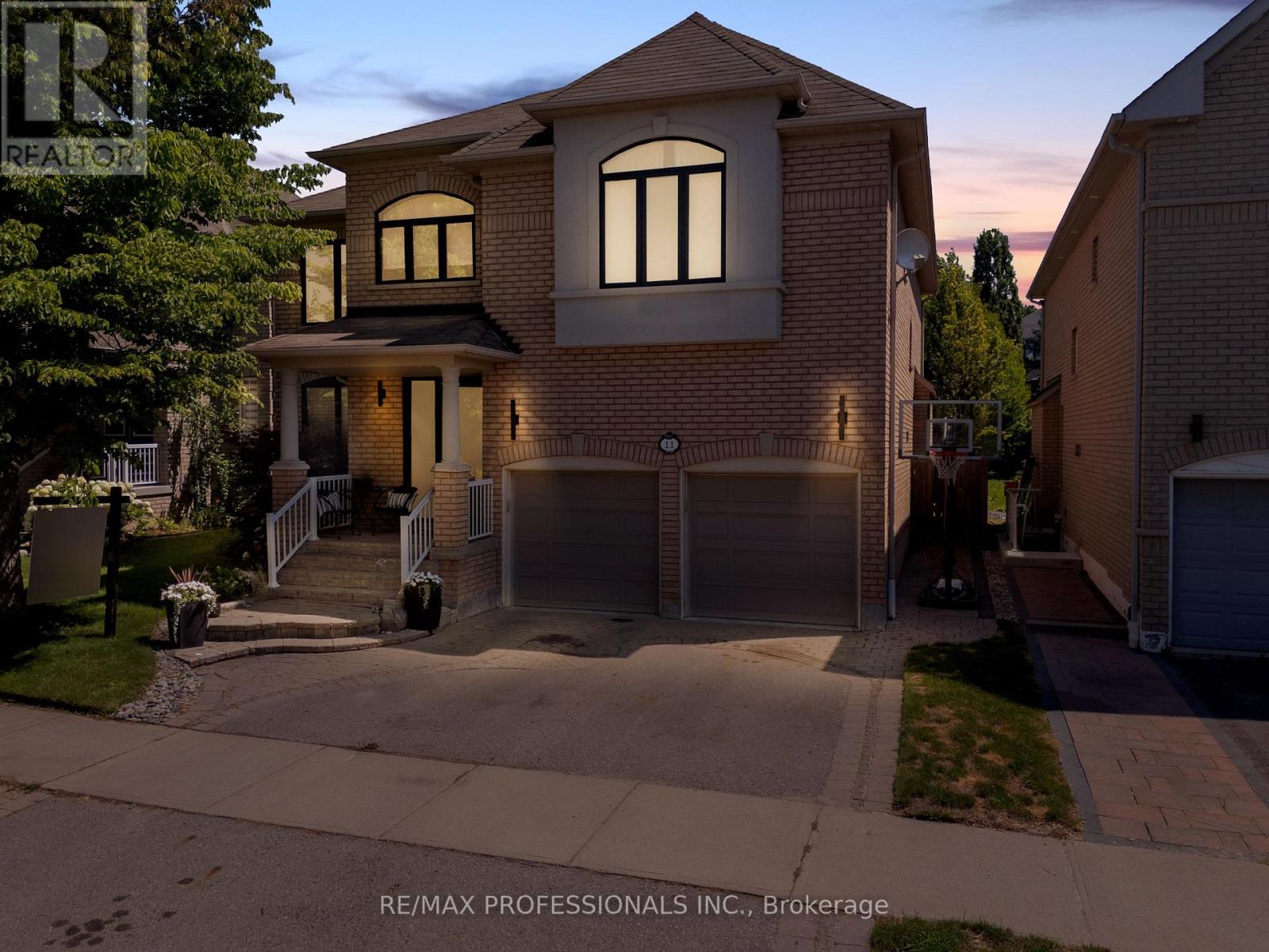 11 Tweedie Crescent, Whitby, Ontario  L1P 1X4 - Photo 43 - E13568514
