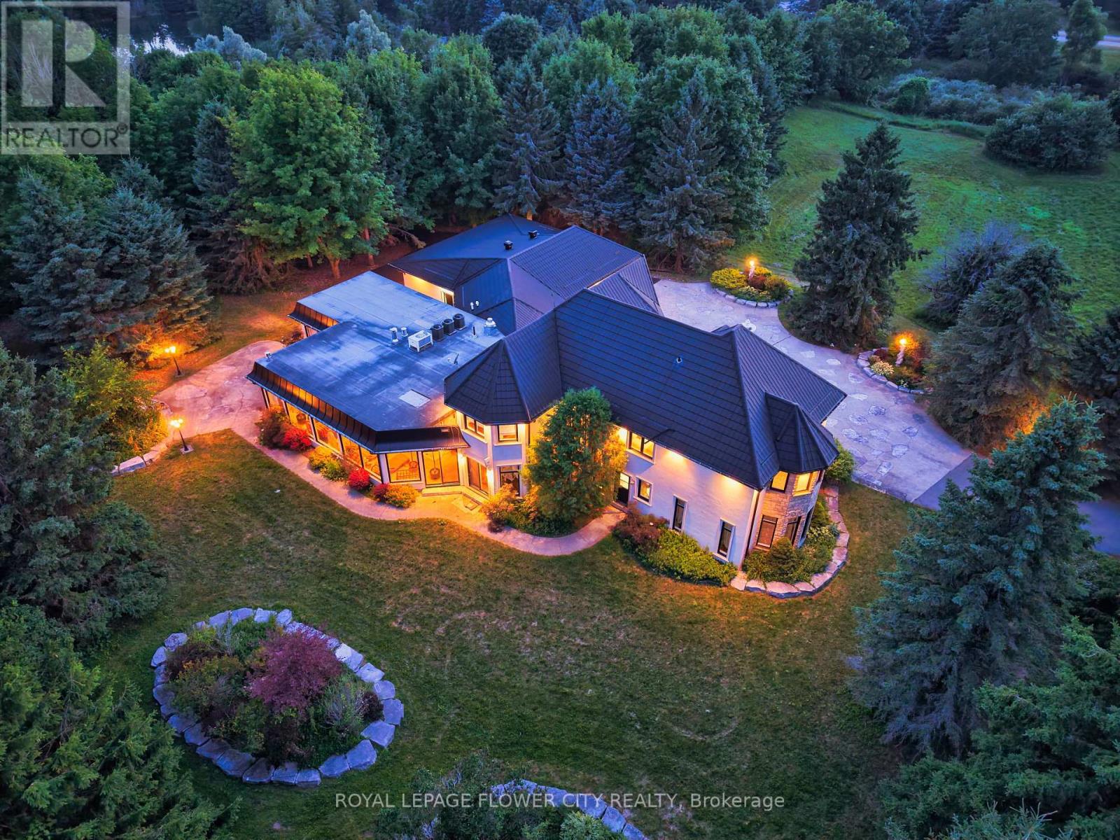 1 Flaherty Lane, Caledon, Ontario  L7K 2P2 - Photo 2 - W13569080