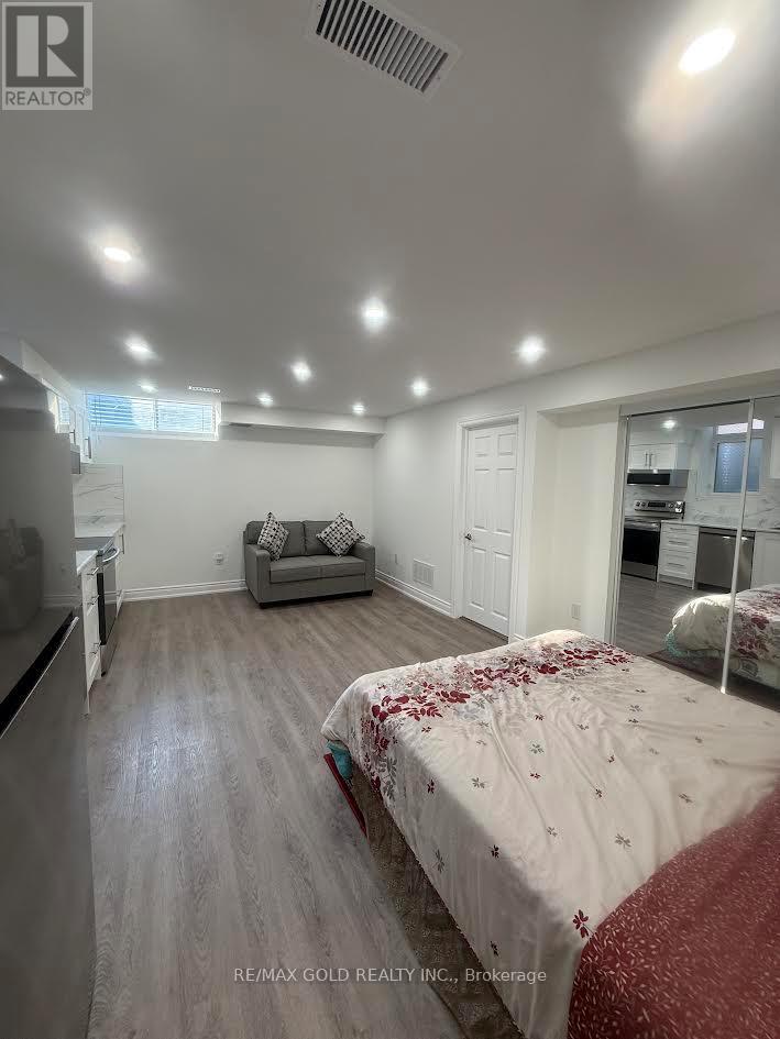 34 Toddville Road, Brampton, Ontario  L6P 3J2 - Photo 2 - W13569096
