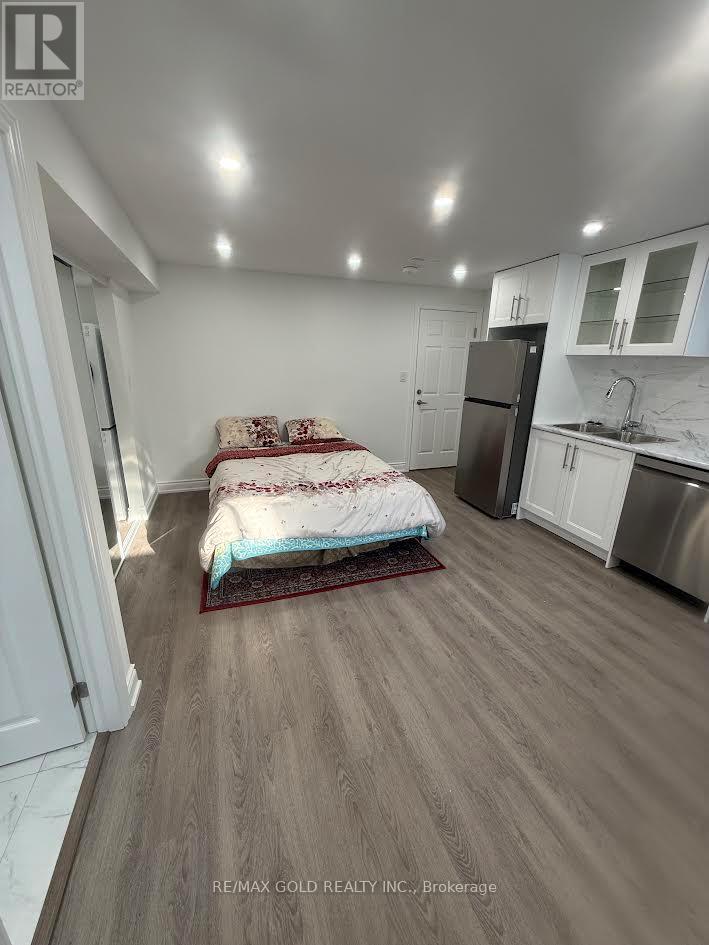 34 Toddville Road, Brampton, Ontario  L6P 3J2 - Photo 4 - W13569096