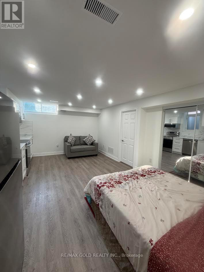 34 Toddville Road, Brampton, Ontario  L6P 3J2 - Photo 6 - W13569096
