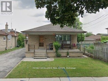 25 GARRATT (ROOM) BOULEVARD, Toronto (Downsview-Roding-CFB)
