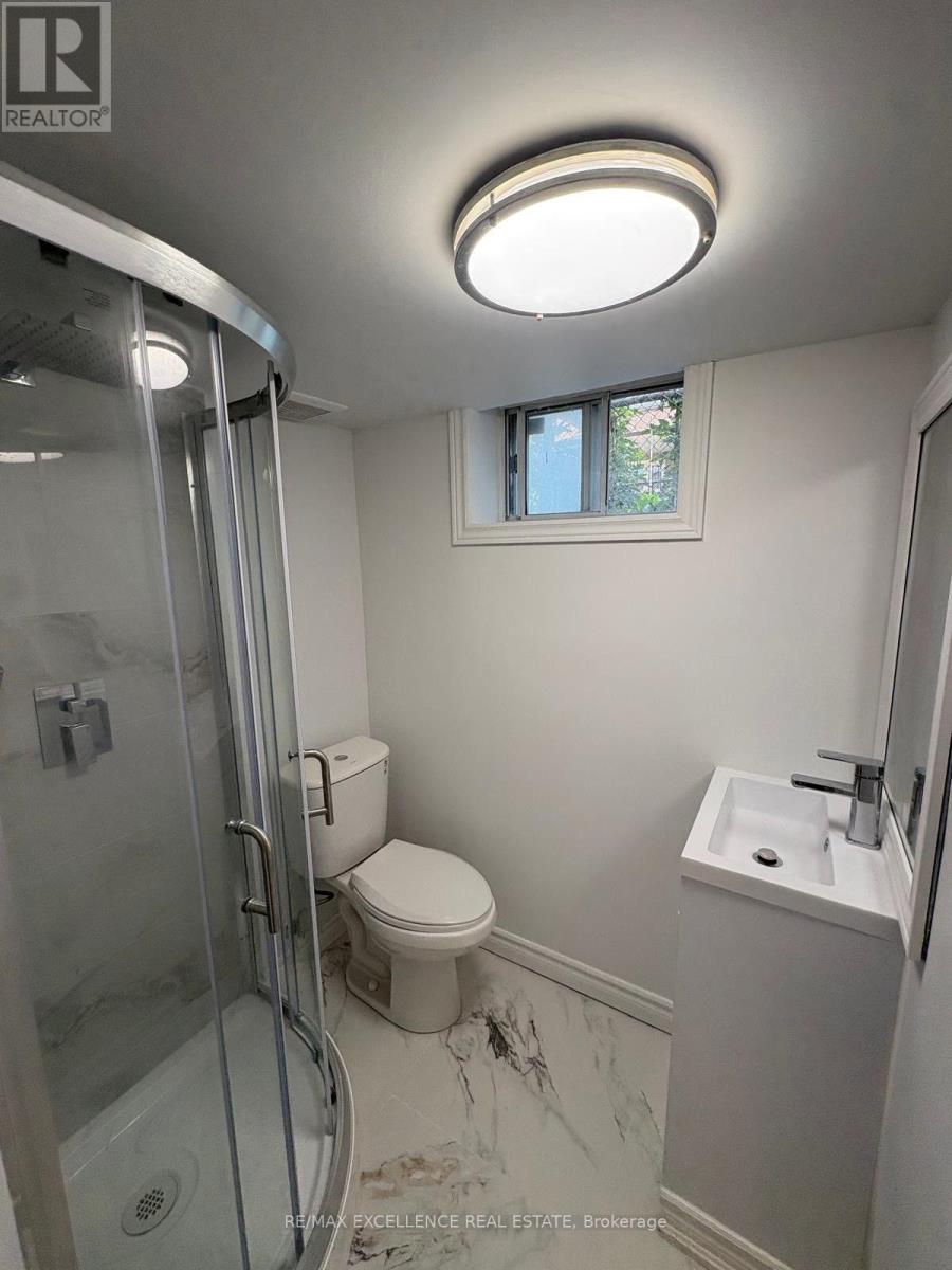 25 Garratt (Room) Boulevard, Toronto, Ontario  M3K 1S8 - Photo 5 - W13569184