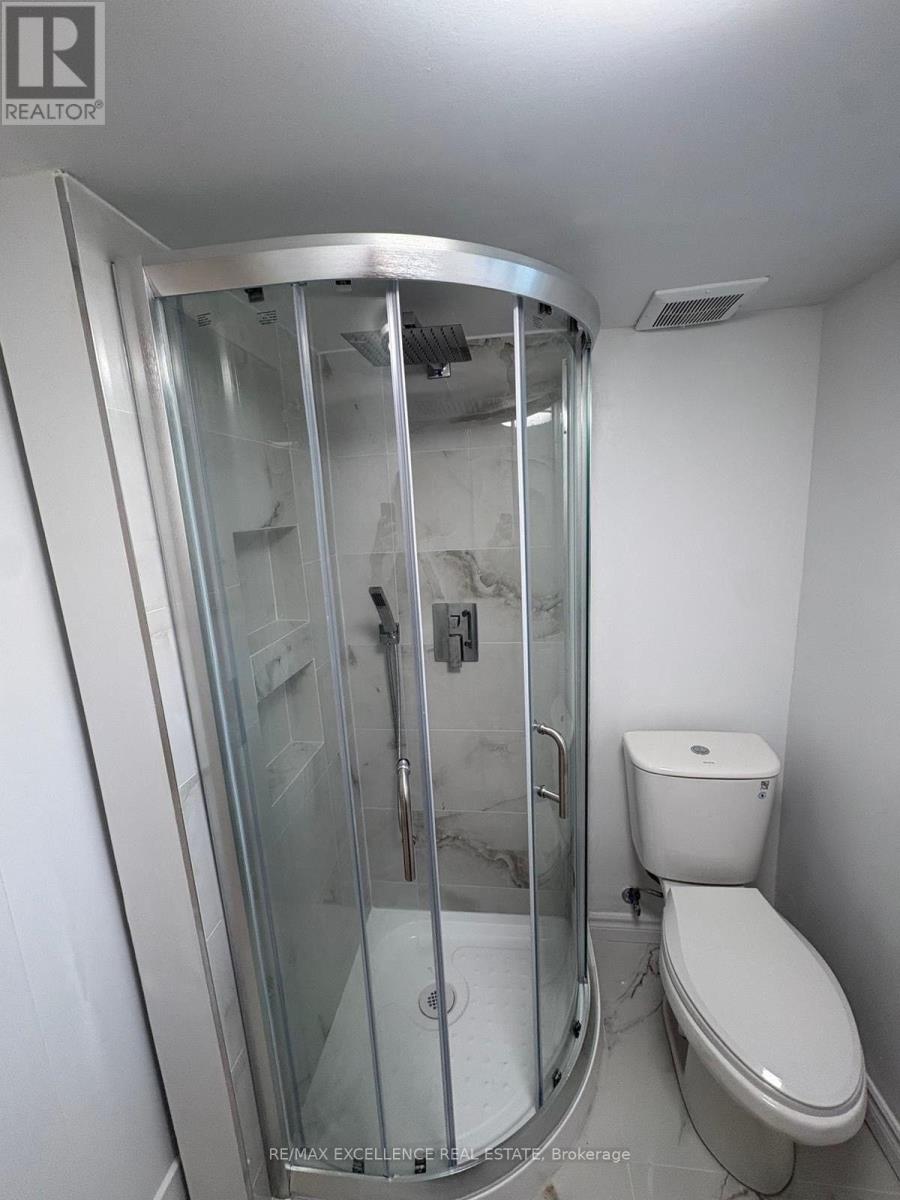 25 Garratt (Room) Boulevard, Toronto, Ontario  M3K 1S8 - Photo 7 - W13569184