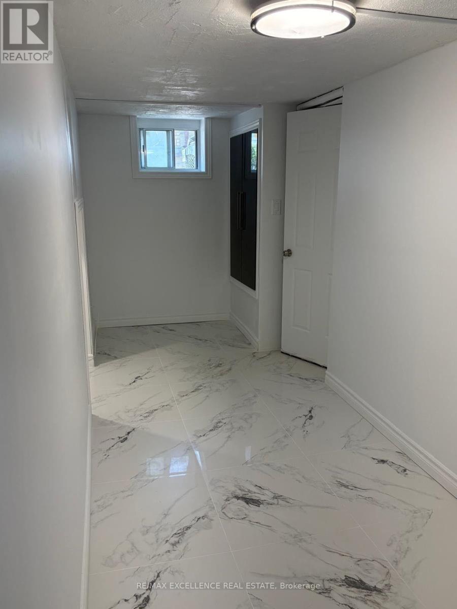 25 Garratt (Room) Boulevard, Toronto, Ontario  M3K 1S8 - Photo 8 - W13569184