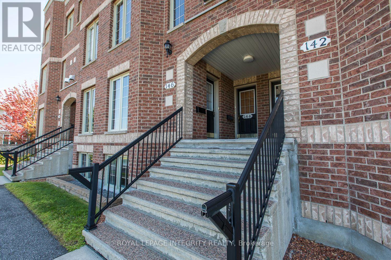 146 BERRIGAN DRIVE, Ottawa, Ontario