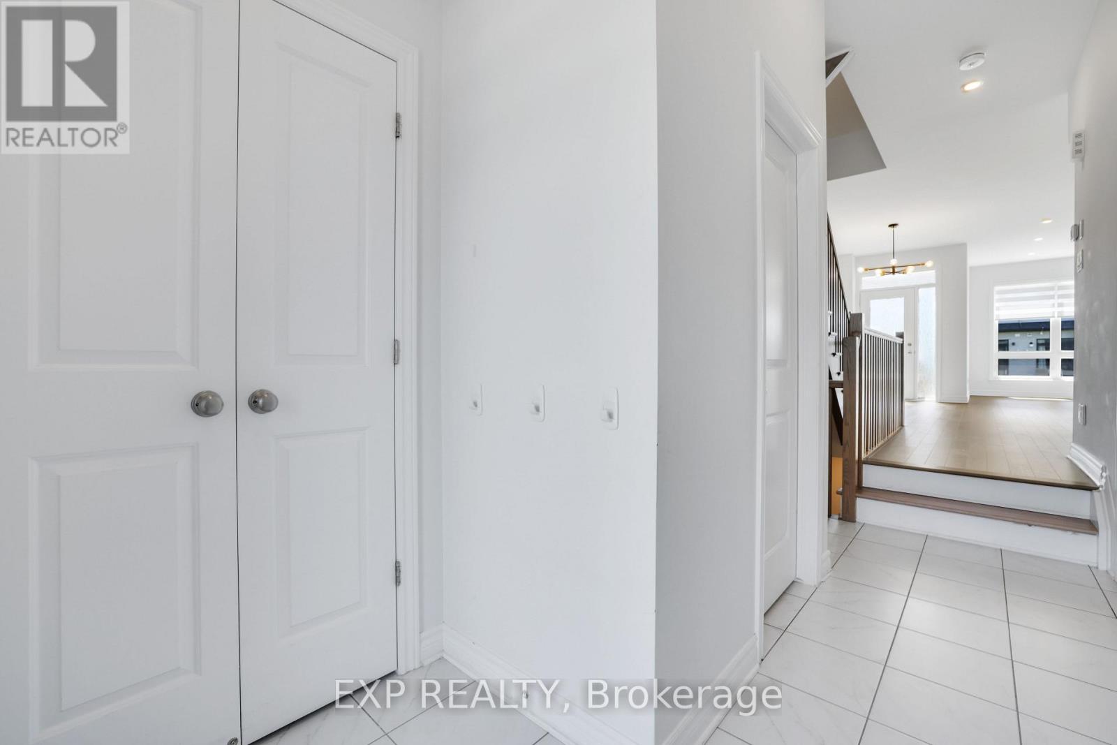 56 Canvasback Ridge, Ottawa, Ontario  K4M 0P6 - Photo 2 - X13569228