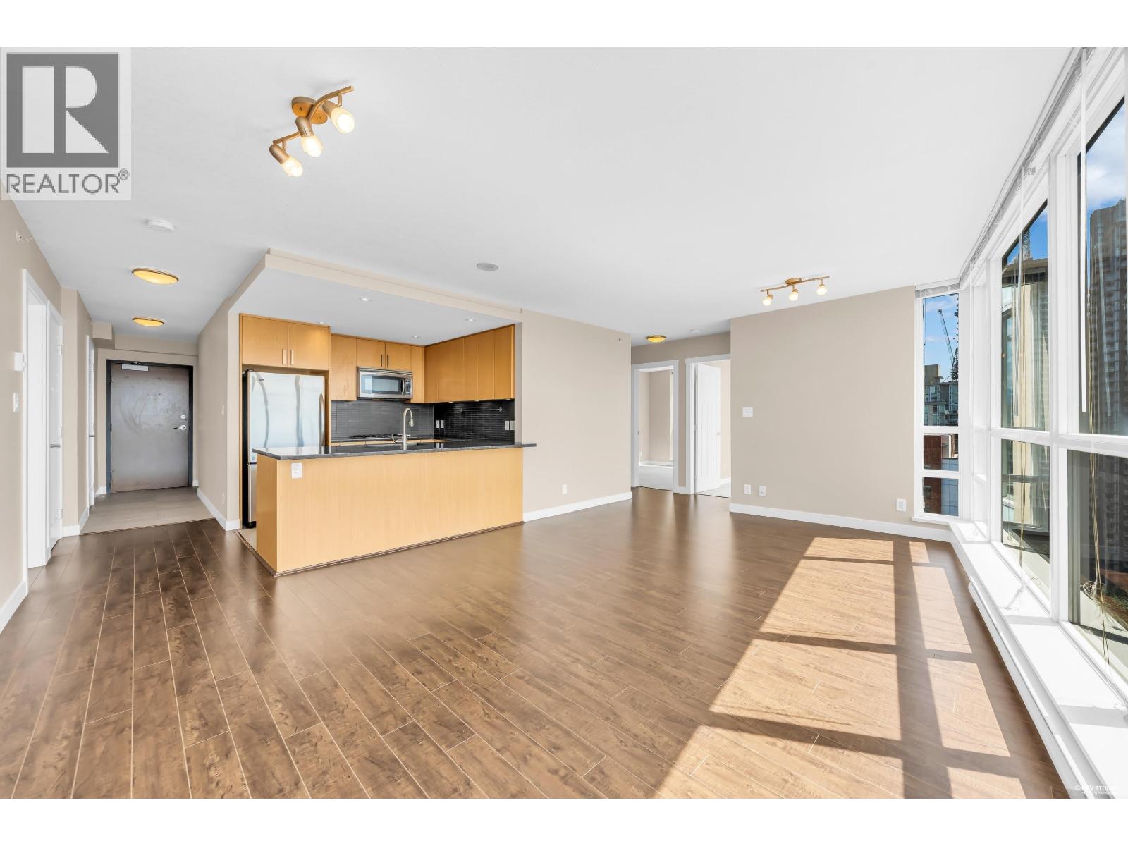 2805 2978 Glen Drive, Coquitlam, British Columbia  V3B 0C3 - Photo 7 - R3146553