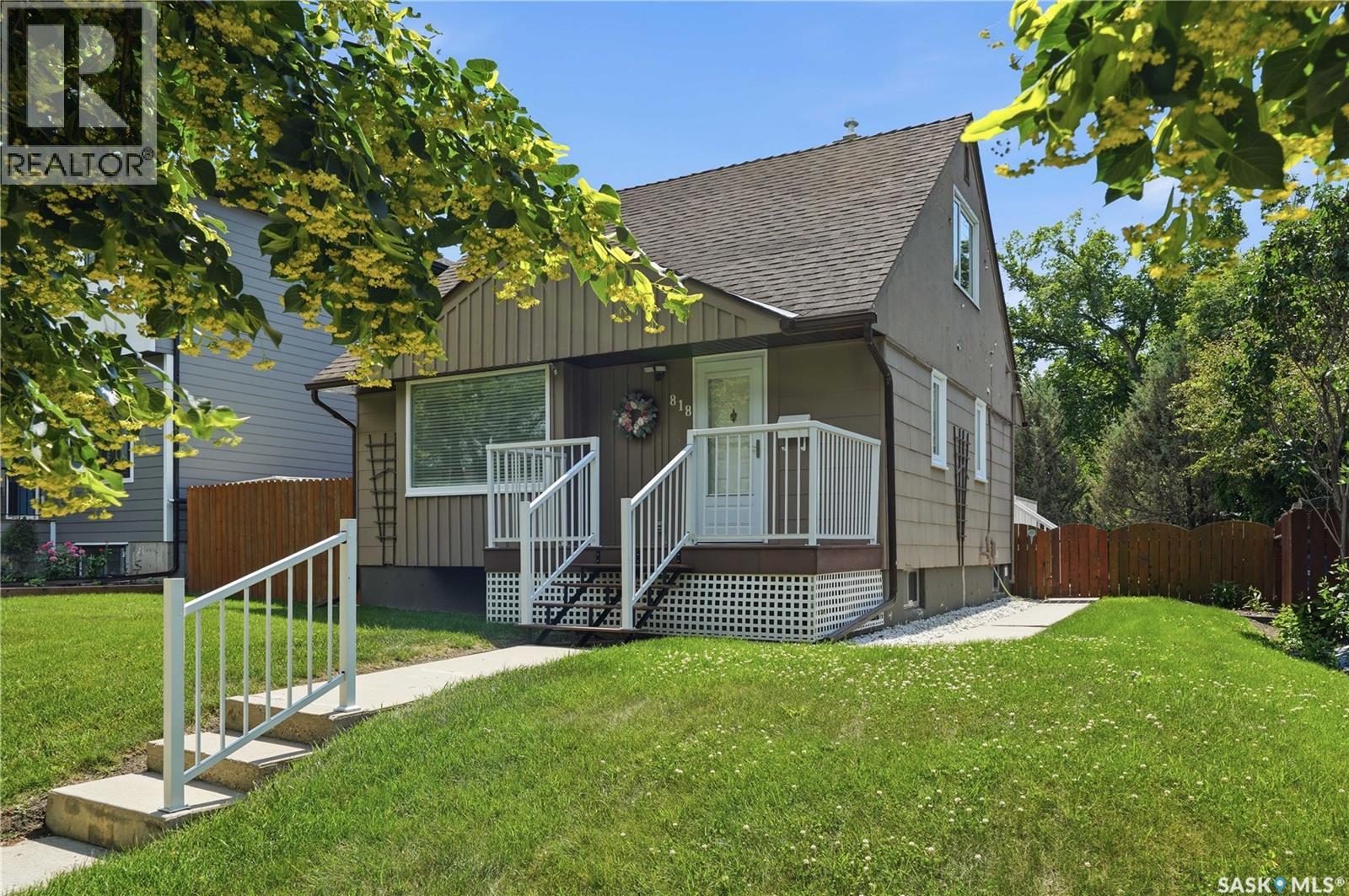 818 5th STREET E, Saskatoon, Saskatchewan