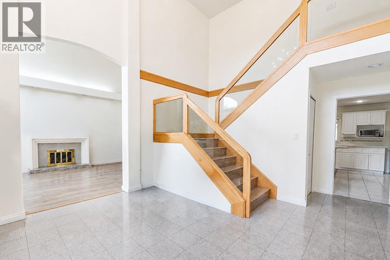8511 Littlemore Place, Richmond, British Columbia  V7C 3Y7 - Photo 5 - R3146457