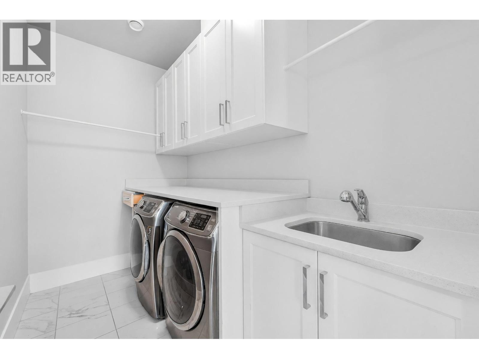 6428 SWIFT AVENUE — photo 36