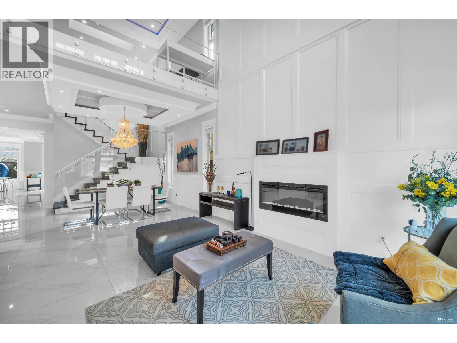 6428 SWIFT AVENUE — photo 4