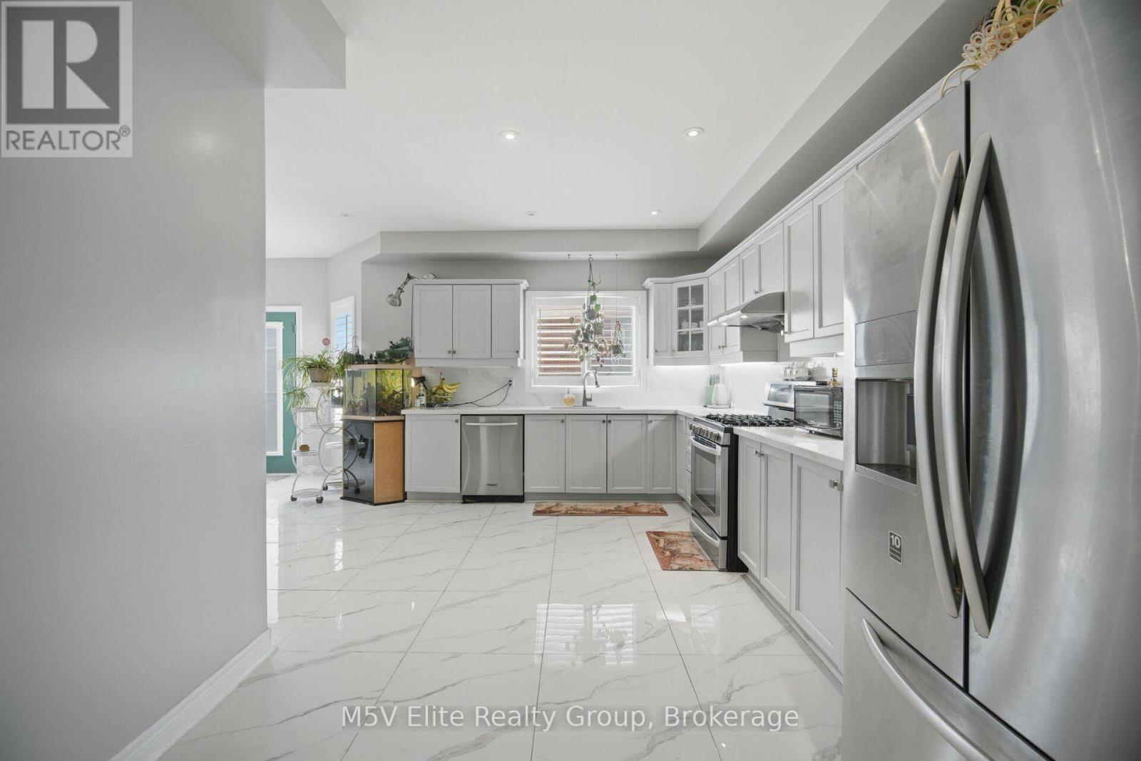 168 Sail Crescent, Vaughan, Ontario  L6A 2Z2 - Photo 10 - N13569348