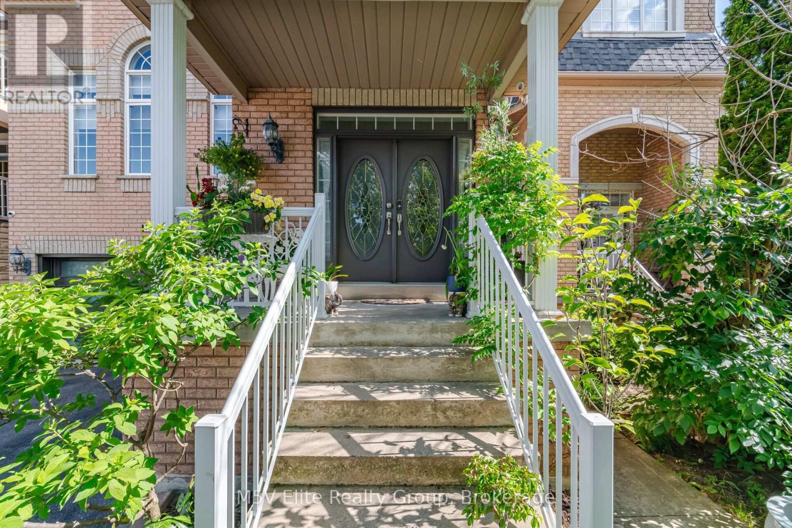 168 Sail Crescent, Vaughan, Ontario  L6A 2Z2 - Photo 4 - N13569348