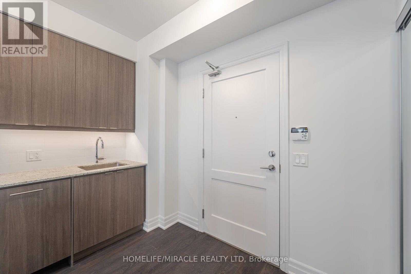 1609 - 30 Elm Drive W, Mississauga, Ontario  L5B 0N6 - Photo 5 - W13569276