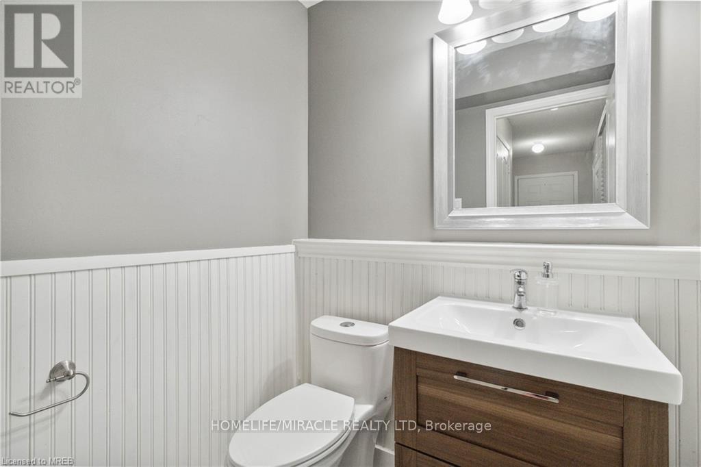 2245 Pathfinder Drive, Burlington, Ontario  L7L 6L6 - Photo 5 - W13569294