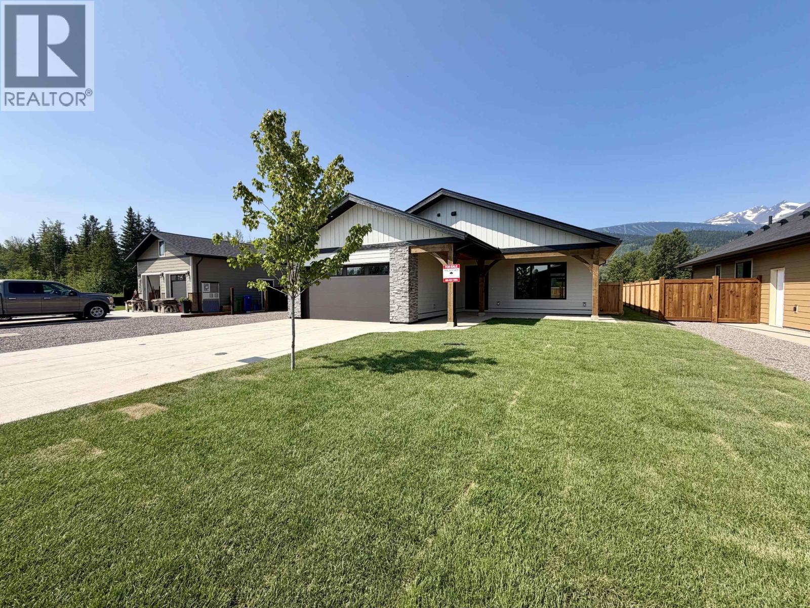 1045 PARKSIDE AVENUE, Smithers
