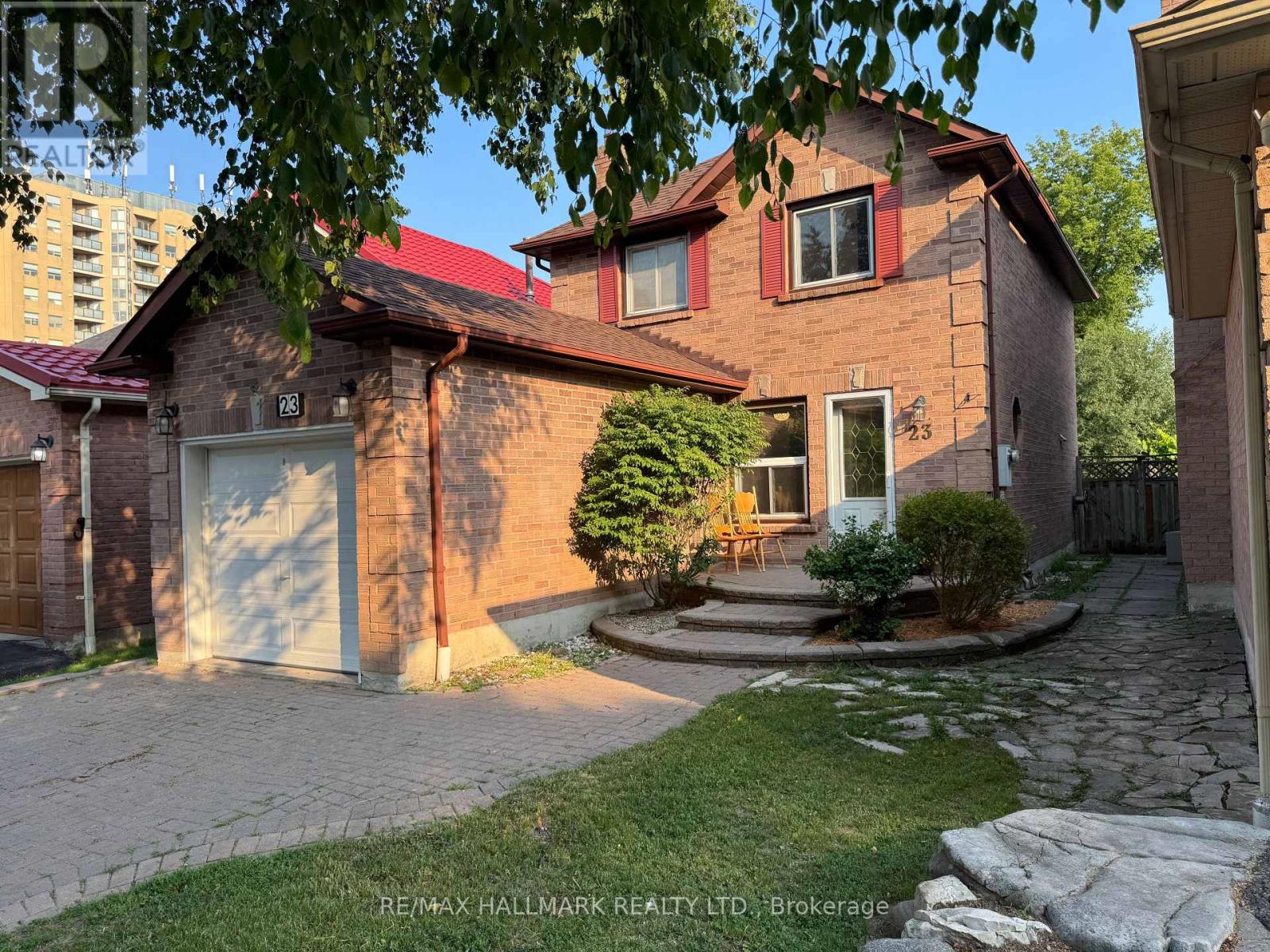 23 LACHLAN DRIVE, Ajax (Central West)