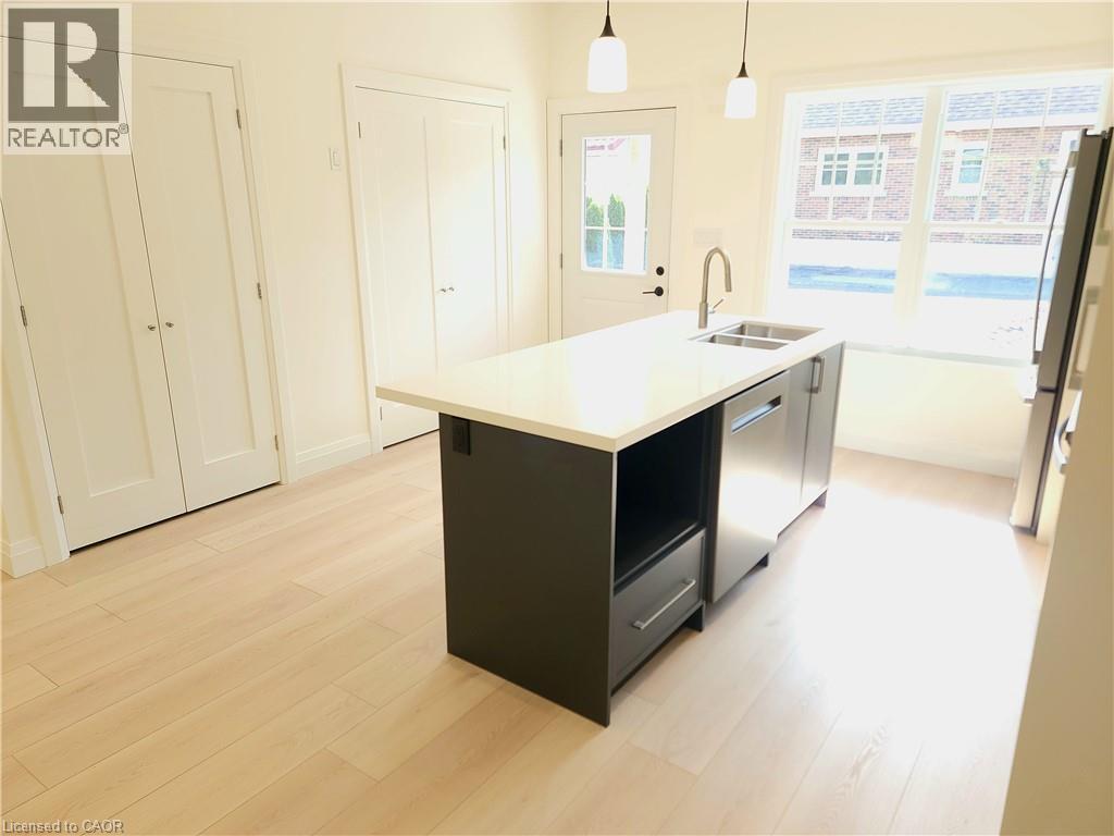 298 East 36th Street, Hamilton, Ontario  L8V 3Z8 - Photo 39 - 40848326