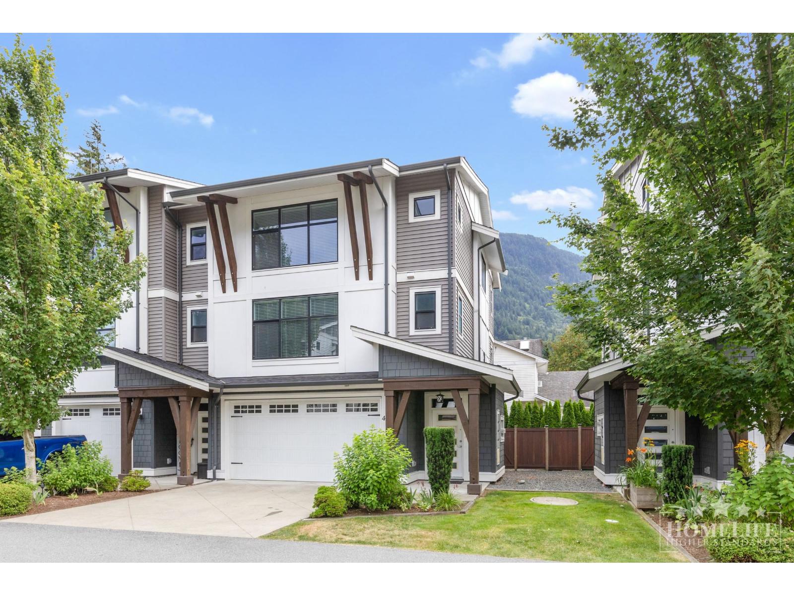 4 386 PINE AVENUE|Harrison Hot Springs