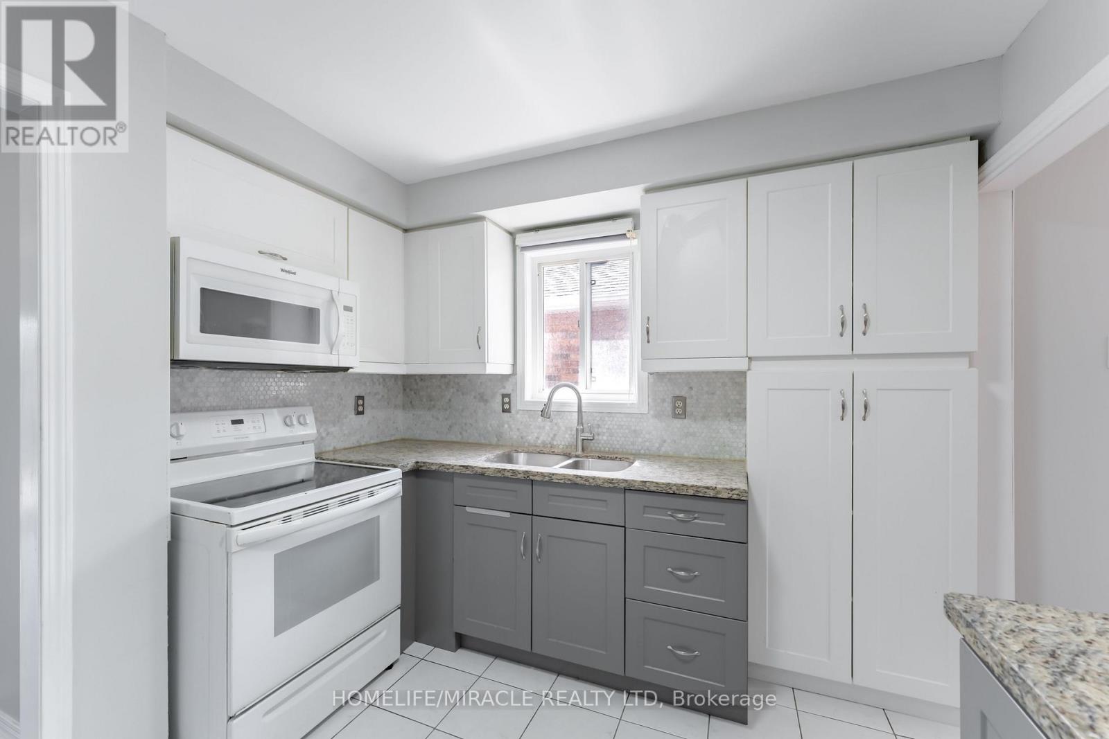 41 Milkweed Crescent, Brampton, Ontario  L7A 2G5 - Photo 3 - W13564076