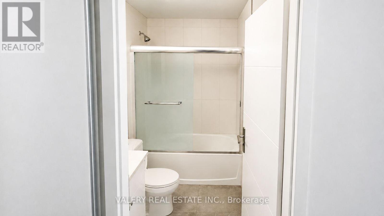 809 - 60 Frederick Street, Kitchener, Ontario  N2H 0C7 - Photo 7 - X13496454